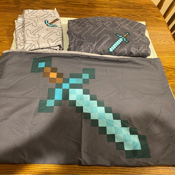Minecraft twin size bedsheets - Picture 2 of 2